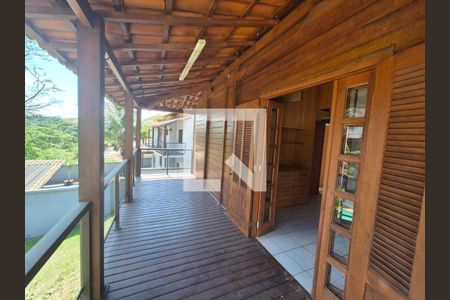 Casa de condomínio à venda com 230m², 3 quartos e 4 vagas