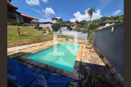Casa de condomínio à venda com 230m², 3 quartos e 4 vagas