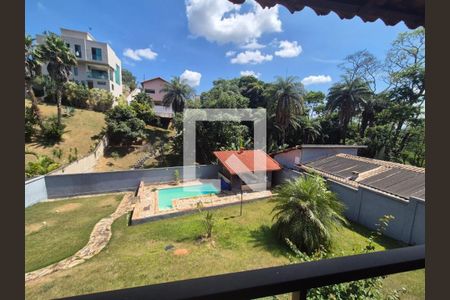 Casa de condomínio à venda com 230m², 3 quartos e 4 vagas