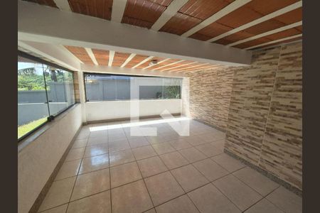 Casa de condomínio à venda com 230m², 3 quartos e 4 vagas