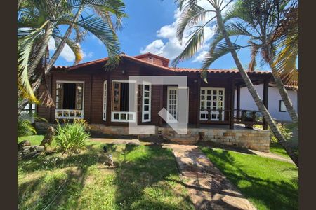 Casa de condomínio à venda com 230m², 3 quartos e 4 vagas