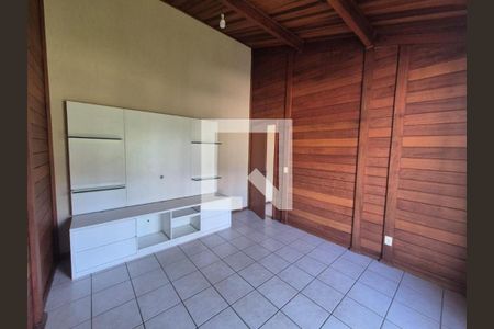 Casa de condomínio à venda com 230m², 3 quartos e 4 vagas