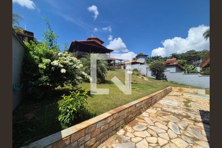 Casa de condomínio à venda com 230m², 3 quartos e 4 vagas