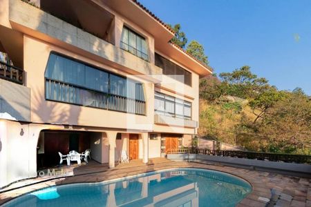 Casa à venda com 682m², 4 quartos e 8 vagas