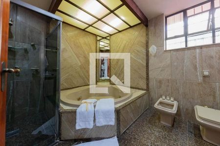 Casa à venda com 682m², 4 quartos e 8 vagas