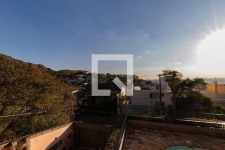 Casa à venda com 682m², 4 quartos e 8 vagas