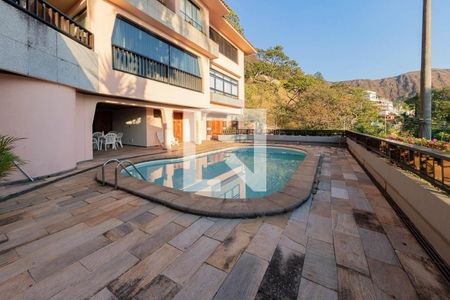Casa à venda com 682m², 4 quartos e 8 vagas
