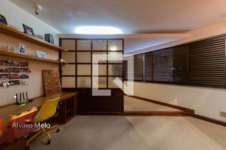 Casa à venda com 682m², 4 quartos e 8 vagas