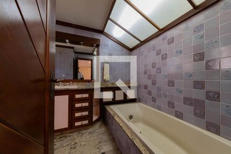 Casa à venda com 682m², 4 quartos e 8 vagas