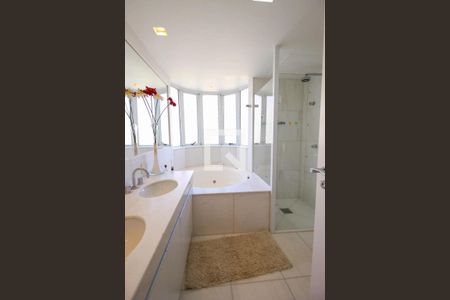 Apartamento à venda com 210m², 4 quartos e 4 vagas