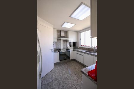 Apartamento à venda com 210m², 4 quartos e 4 vagas