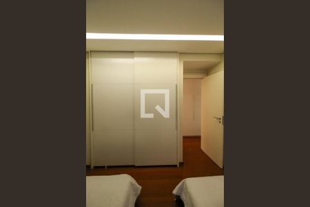 Apartamento à venda com 210m², 4 quartos e 4 vagas