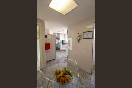 Apartamento à venda com 210m², 4 quartos e 4 vagas