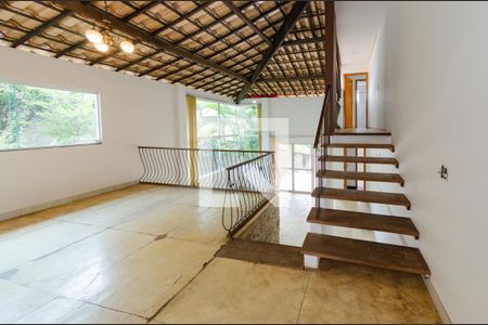 Sala de casa para alugar com 4 quartos, 279m² em Santa Lúcia, Belo Horizonte
