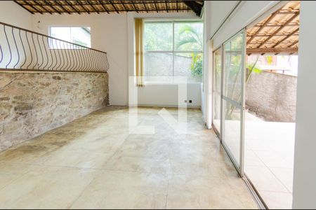 Sala de casa para alugar com 4 quartos, 279m² em Santa Lúcia, Belo Horizonte