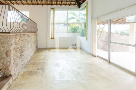 Sala de casa para alugar com 4 quartos, 279m² em Santa Lúcia, Belo Horizonte