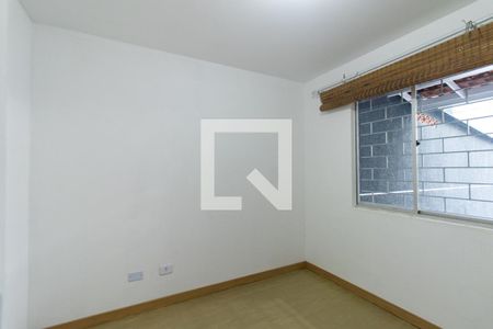 Quarto 1 de casa para alugar com 2 quartos, 100m² em Xaxim, Curitiba