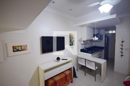Sala de apartamento para alugar com 1 quarto, 39m² em Barra da Tijuca, Rio de Janeiro