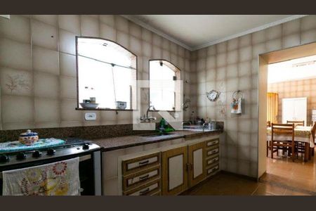 Casa à venda com 5 quartos, 182m² em Vila Antonina, São Paulo