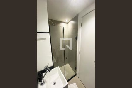 Banheiro Social de kitnet/studio à venda com 1 quarto, 23m² em Cerqueira César, São Paulo