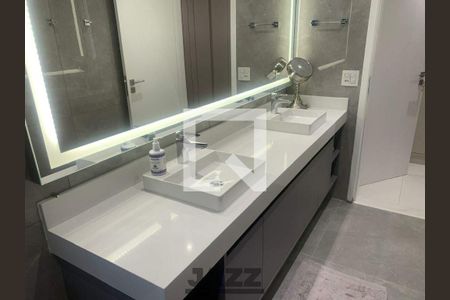 Apartamento à venda com 3 quartos, 213m² em Cambuí, Campinas