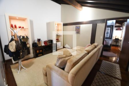 Sala de TV de casa de condomínio à venda com 4 quartos, 470m² em Loteamento Alphaville Campinas, Campinas