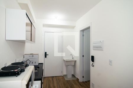 Sala / Cozinha / Área de Serviço  de apartamento para alugar com 1 quarto, 24m² em Bela Vista, São Paulo
