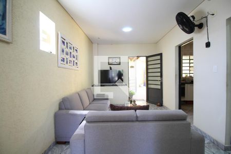 Sala de casa à venda com 2 quartos, 300m² em Jardim Monte Kemel, São Paulo