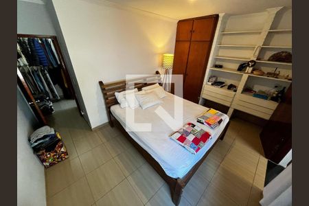 Casa à venda com 3 quartos, 225m² em Km 18, Osasco