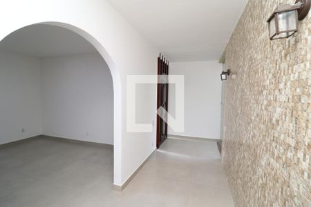 Sala de casa para alugar com 3 quartos, 503m² em Jardim Guanabara, Rio de Janeiro