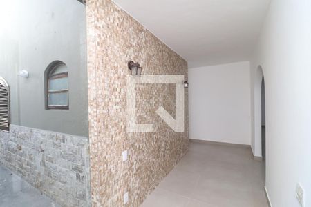 Sala de casa para alugar com 3 quartos, 503m² em Jardim Guanabara, Rio de Janeiro