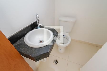 Lavabo de casa de condomínio para alugar com 2 quartos, 68m² em Itaquera, São Paulo