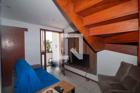 Sala de casa à venda com 3 quartos, 150m² em Petrópolis, Porto Alegre