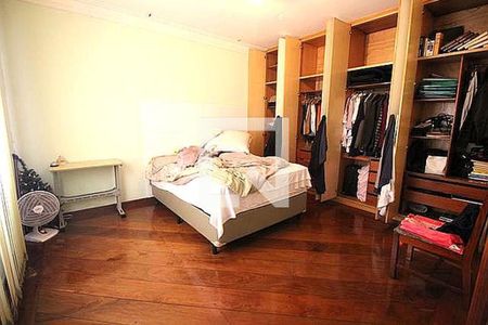 Casa à venda com 3 quartos, 500m² em Campestre, Santo André