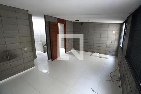 Casa à venda com 3 quartos, 350m² em Vila Assunção, Santo André