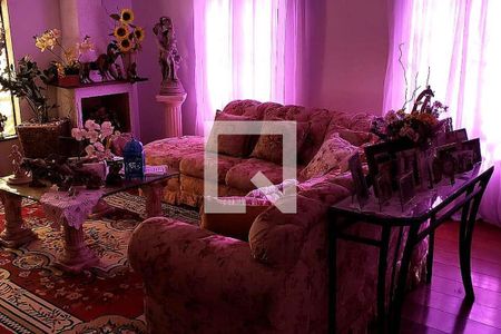 Casa à venda com 3 quartos, 220m² em Vila Camilópolis, Santo André