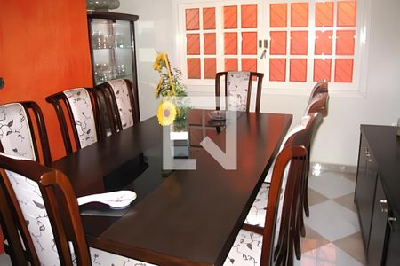 Casa à venda com 3 quartos, 245m² em Vila Gilda, Santo André