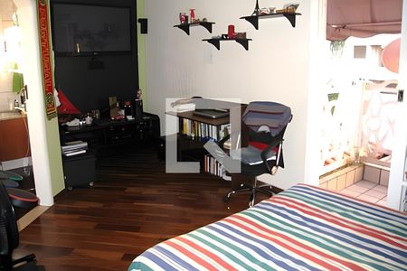 Casa à venda com 3 quartos, 245m² em Vila Gilda, Santo André