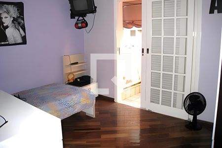 Casa à venda com 3 quartos, 245m² em Vila Gilda, Santo André