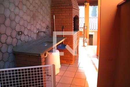 Casa à venda com 3 quartos, 245m² em Vila Gilda, Santo André