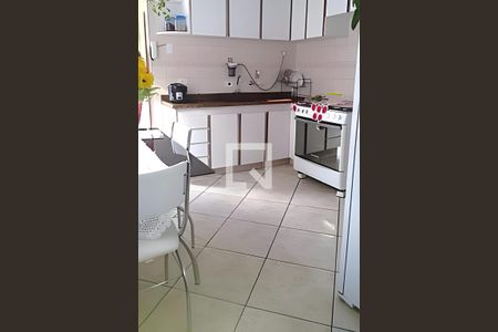 Casa à venda com 3 quartos, 253m² em Parque das Nações, Santo André