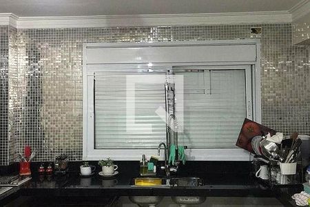 Casa à venda com 4 quartos, 241m² em Vila Gilda, Santo André