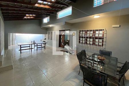 Casa à venda com 3 quartos, 234m² em Vila Metalúrgica, Santo André