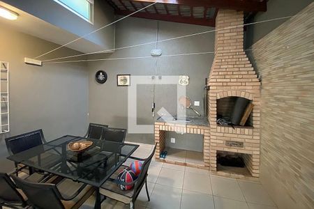 Casa à venda com 3 quartos, 234m² em Vila Metalúrgica, Santo André