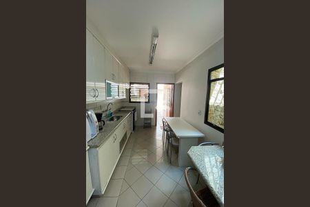 Casa à venda com 3 quartos, 180m² em Parque das Nações, Santo André