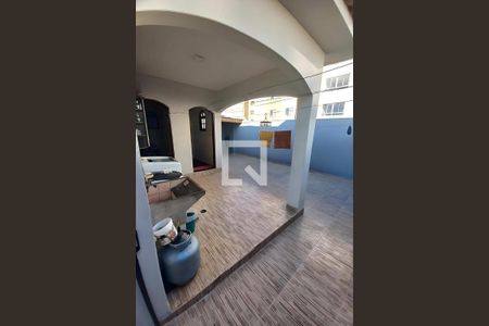 Casa à venda com 3 quartos, 200m² em Jardim Utinga, Santo André