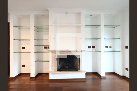 Sala de casa à venda com 3 quartos, 250m² em Vila Madalena, São Paulo