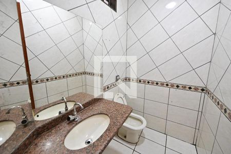 Lavabo de casa para alugar com 4 quartos, 254m² em Serrinha, Goiânia