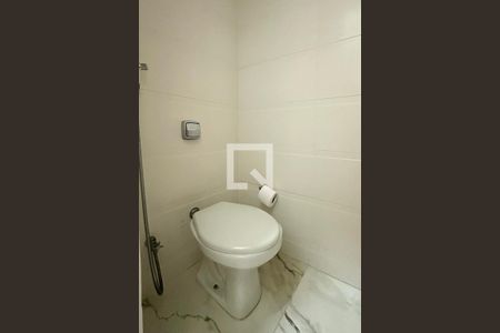 Lavabo de apartamento à venda com 4 quartos, 220m² em Copacabana, Rio de Janeiro