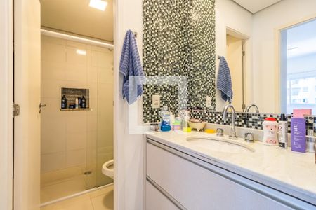 Banheiro de apartamento para alugar com 1 quarto, 50m² em Alphaville Industrial, Barueri